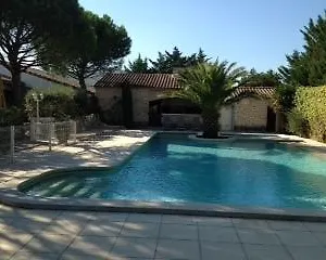 *** Hotel Lou Mistralou France